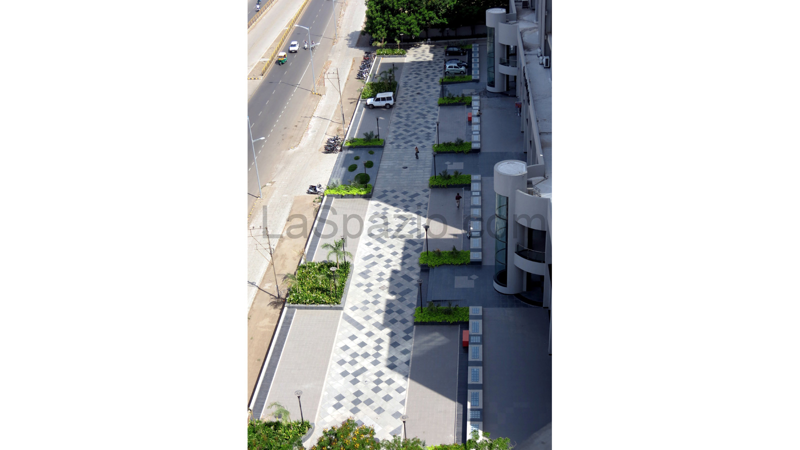 Laspazio Courtyard Landscape