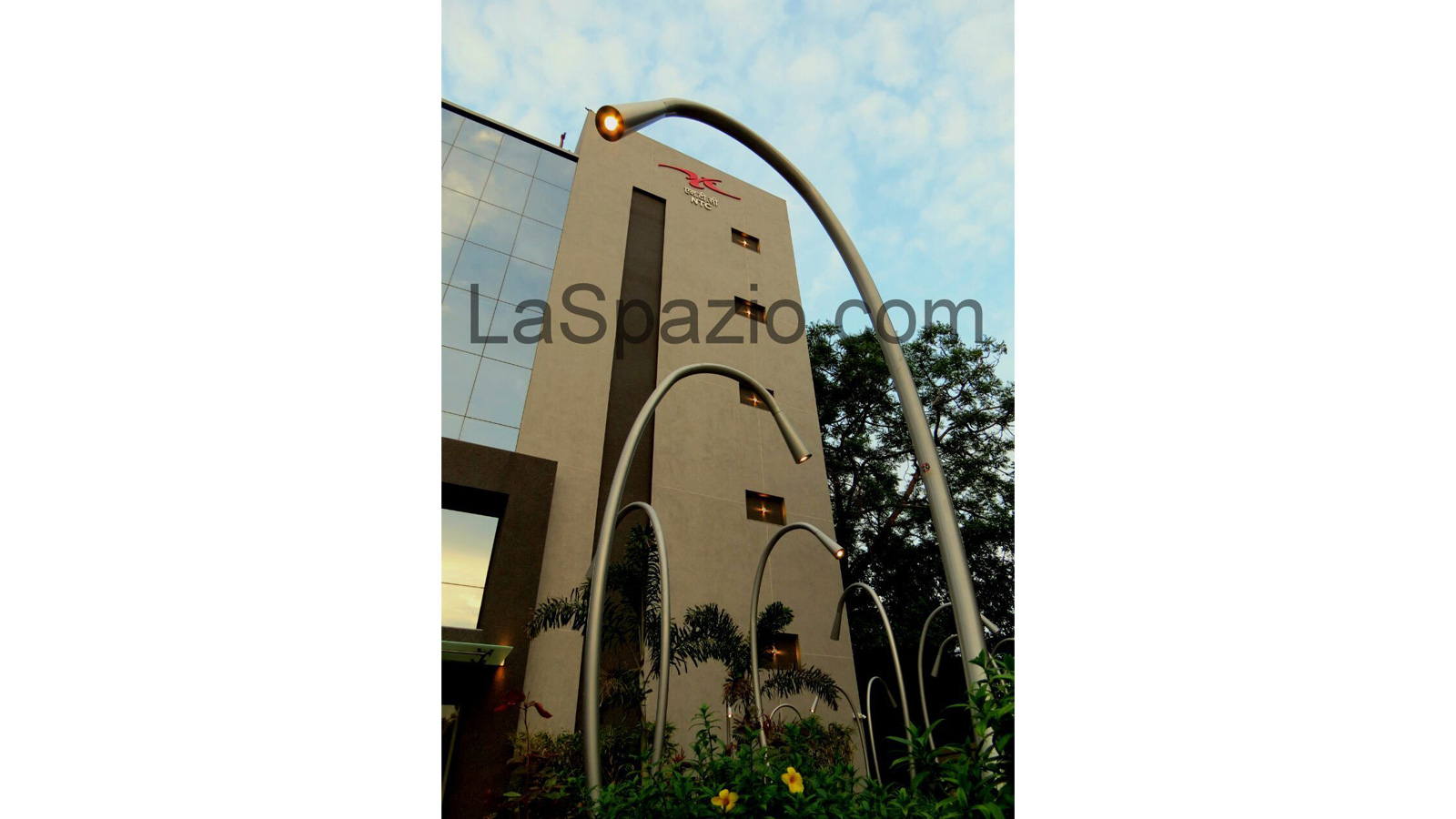Laspazio Goverenment Building Lights