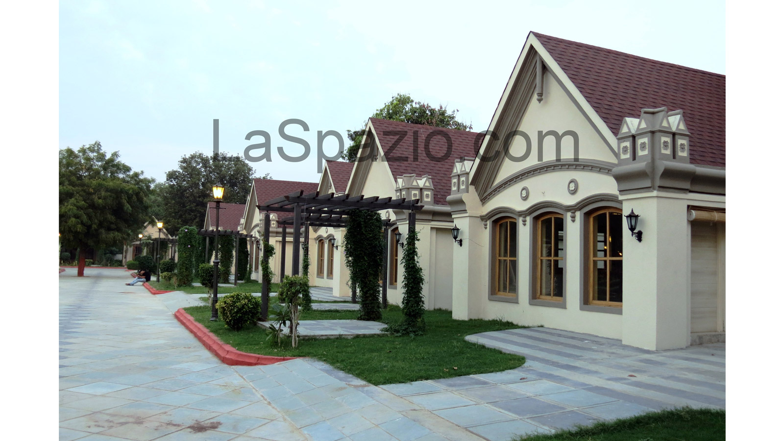 Laspazio Farm House Front Area Landscape