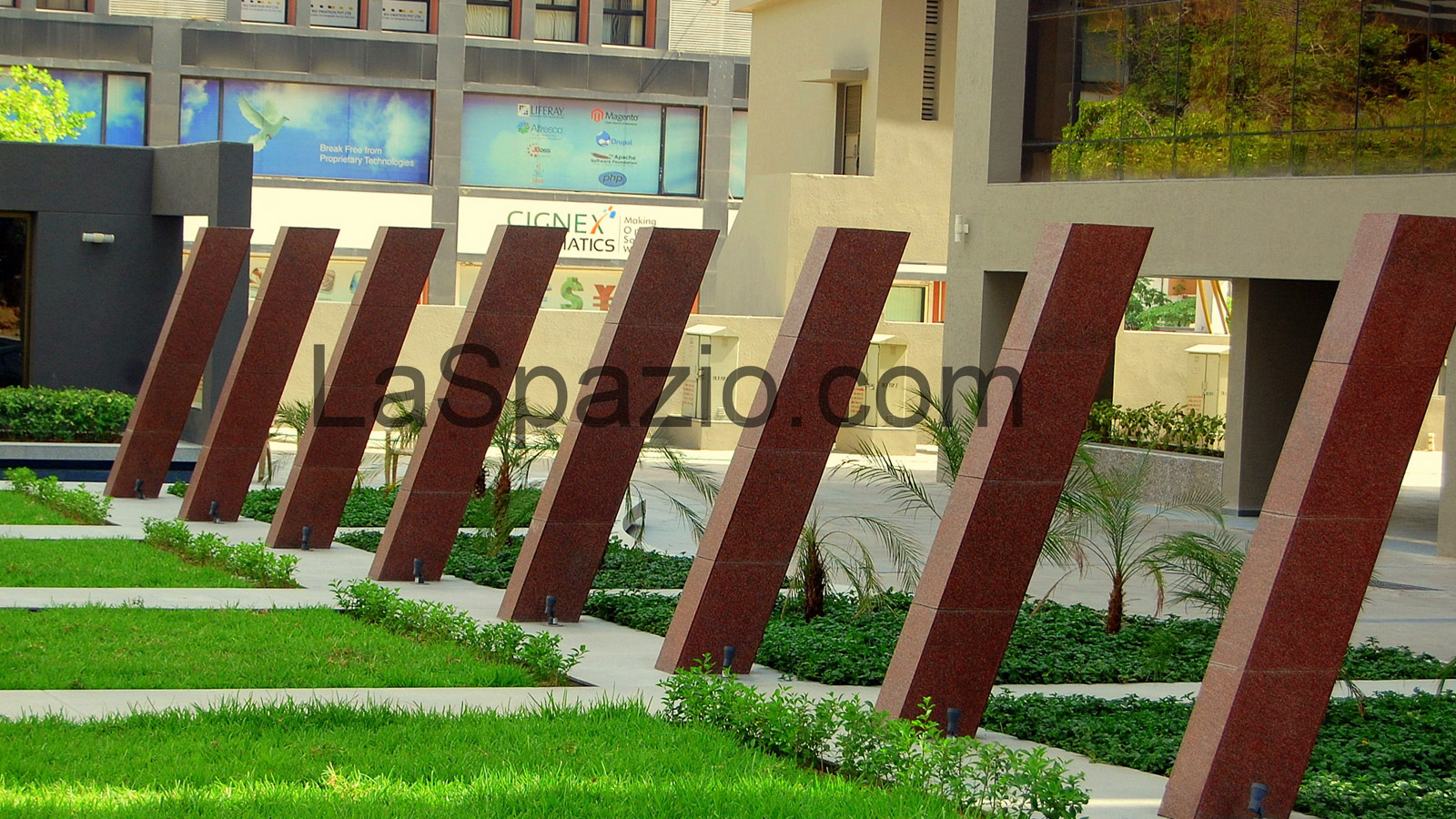 Laspazio Landscape Vertical Element